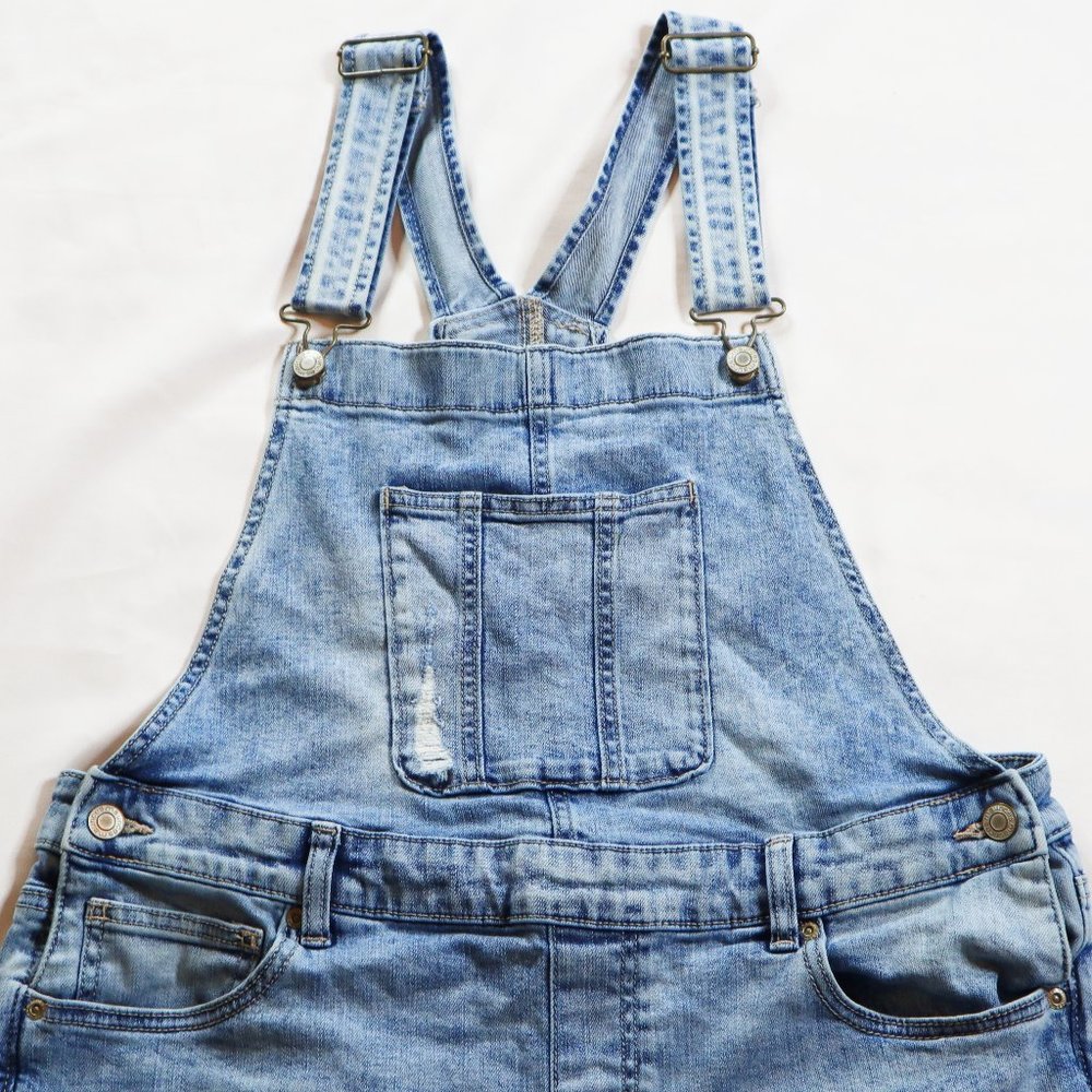 Overall Distressed Blue Jeans